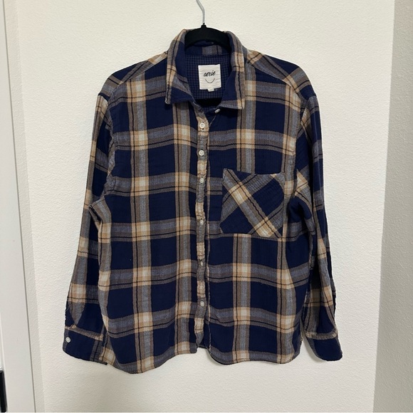 Aerie Super Soft Plaid Shirt Buttoned Navy Blue Tan Cream Size Medium Women’s - Picture 2 of 13